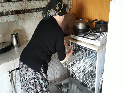 İnsanımızı Seviyoruz,Evleri Temizliyoruz